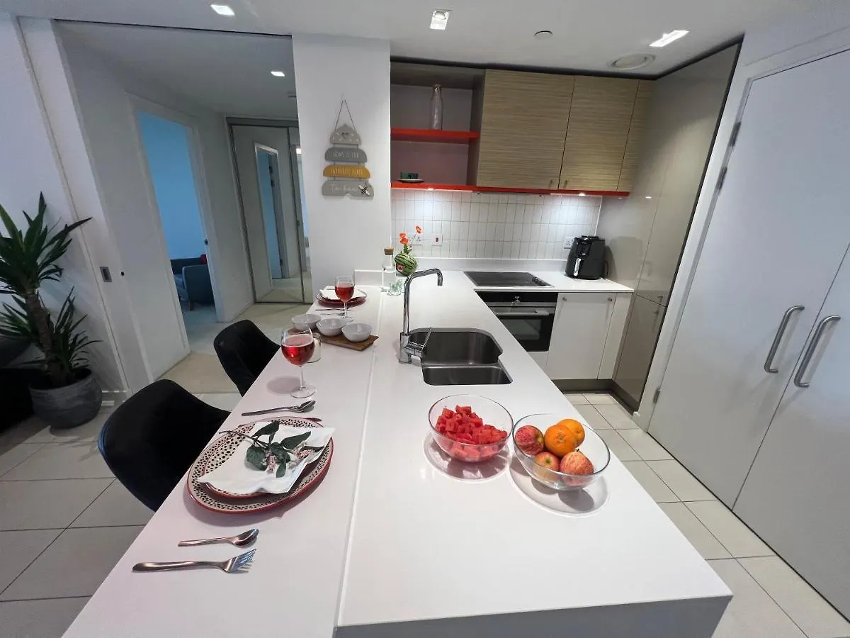 The Heights At Riverline O2 View & Ac London 0*,