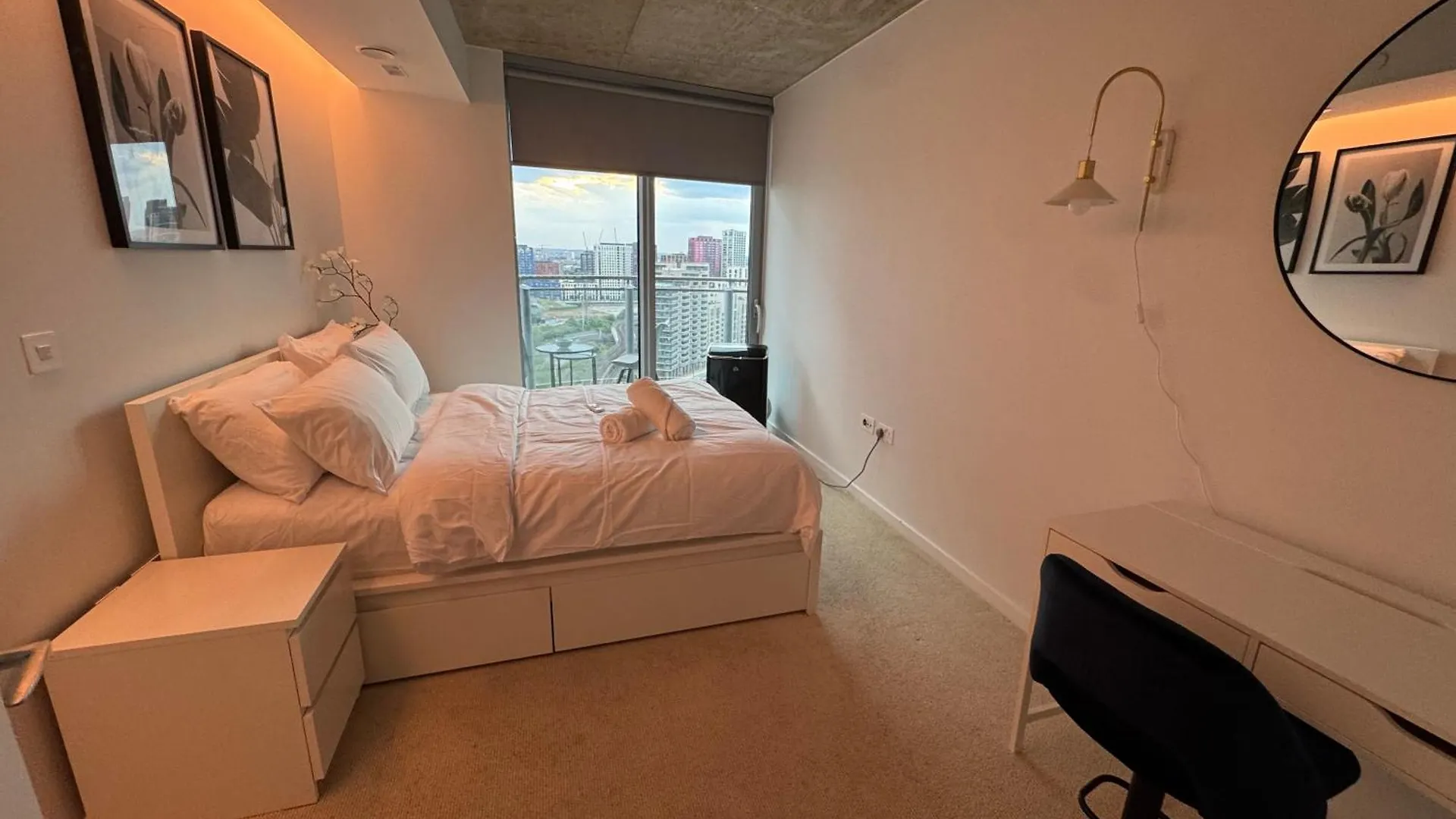 The Heights At Riverline O2 View & Ac London