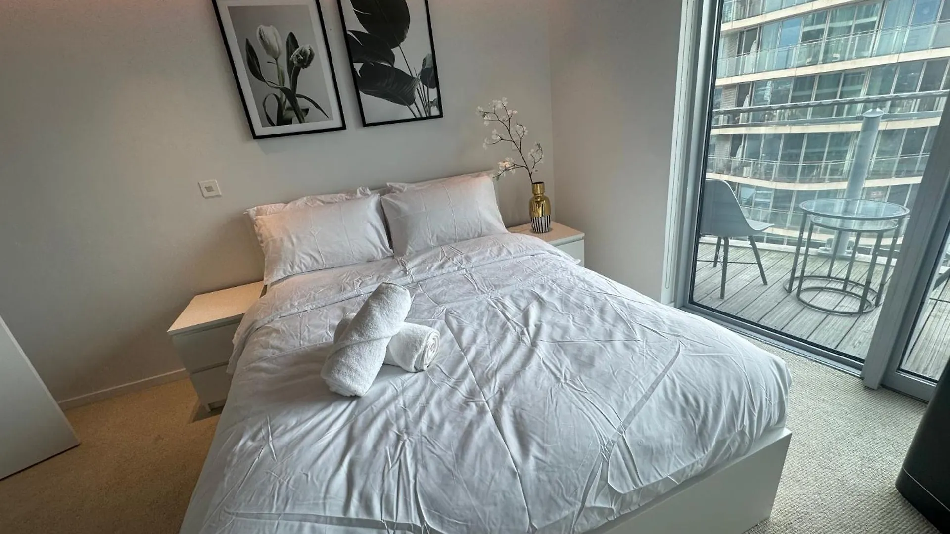 The Heights At Riverline O2 View & Ac London