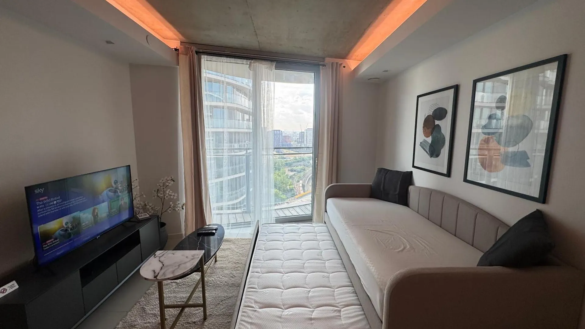 Апартаменты The Heights At Riverline O2 View & Ac Лондон